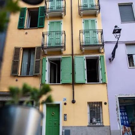 La Finestra Sul Piazzale Apartment *